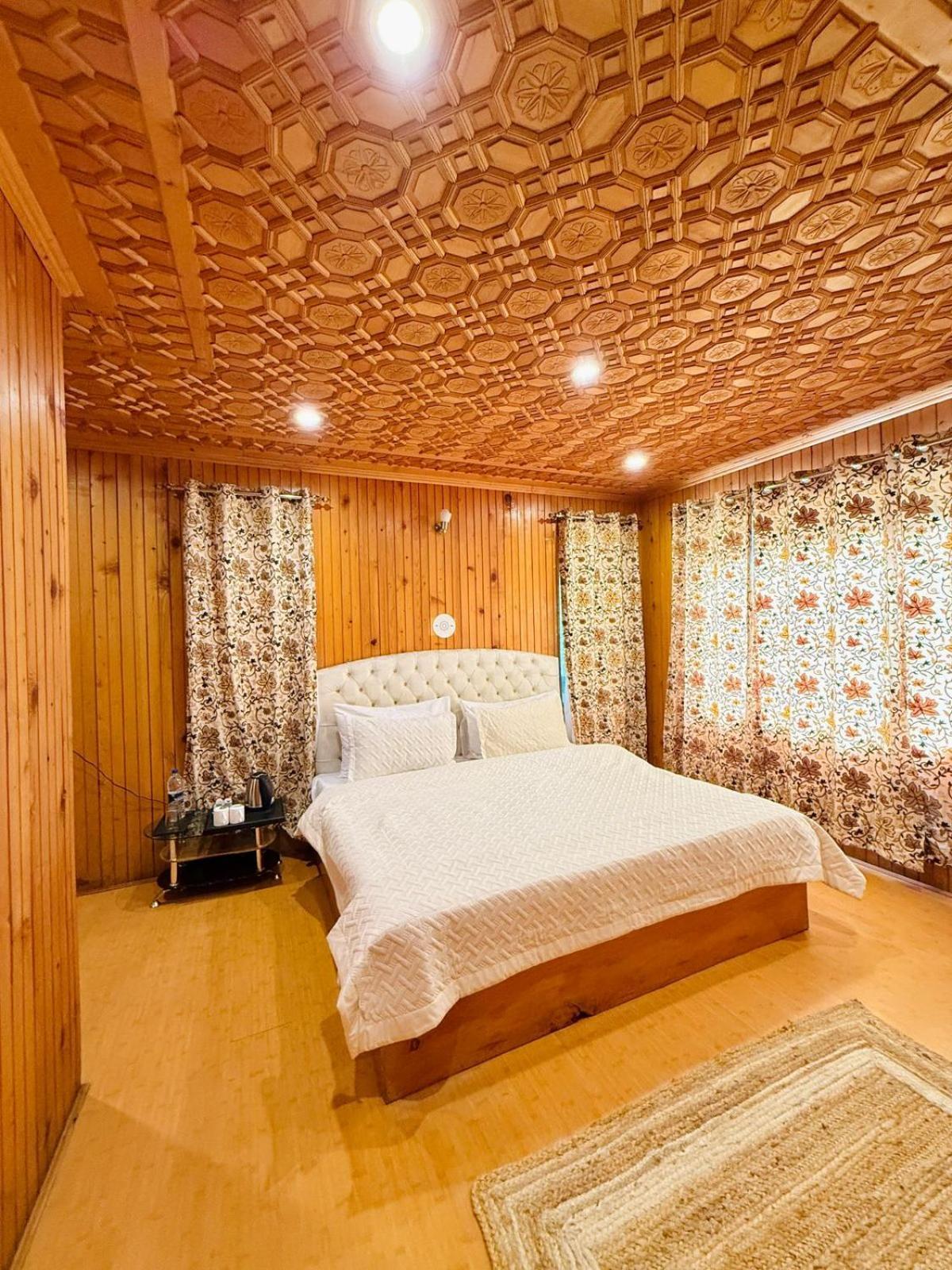 The Pinus Resort Pahalgām Extérieur photo